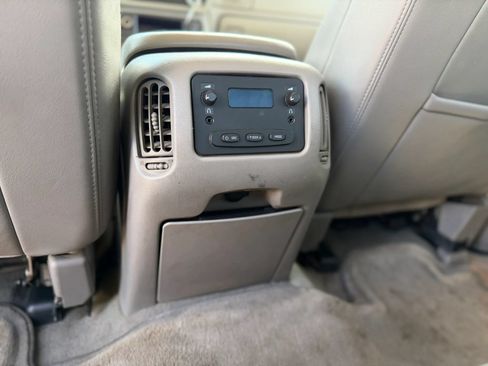 Used 2006 GMC Sierra 2500 SLT w/ Heavy-Duty Power Package AWD/4WD image 19