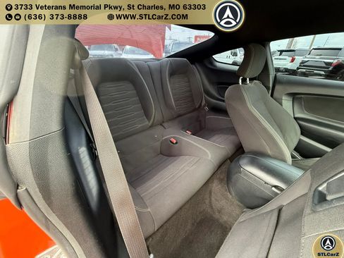 Used 2015 Ford Mustang GT RWD image 12