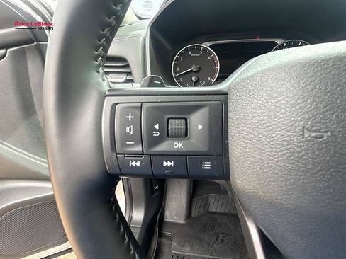 Used 2025 Nissan Rogue SV w/ SV Premium Package FWD image 23