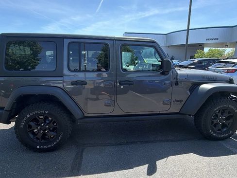 Used 2022 Jeep Wrangler Unlimited Sport AWD/4WD image 3
