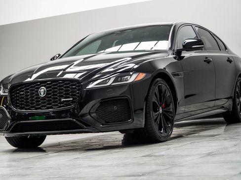 Used 2024 Jaguar XF R-Dynamic SE image 8