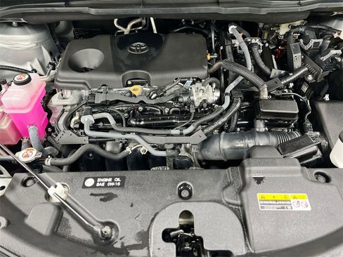 Used 2024 Toyota Sienna XLE image 25