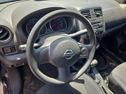 Used 2013 Nissan Versa SV FWD image 10