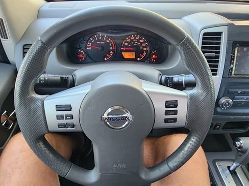 Used 2017 Nissan Frontier SV image 18