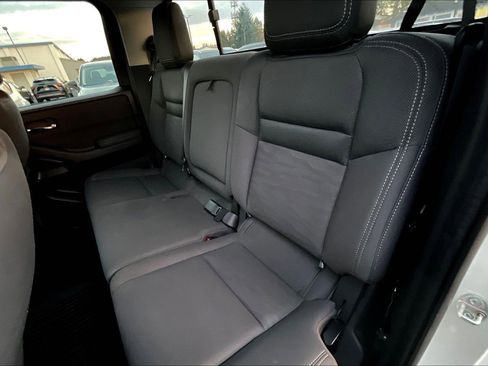 Used 2022 Nissan Frontier SV image 25