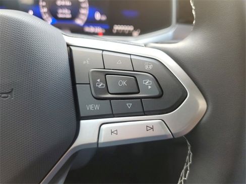 New 2025 Volkswagen Taos SE image 27