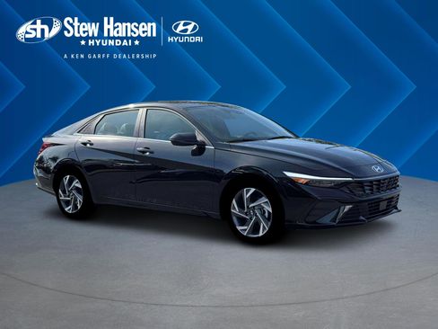 New 2026 Hyundai Elantra Limited image 11