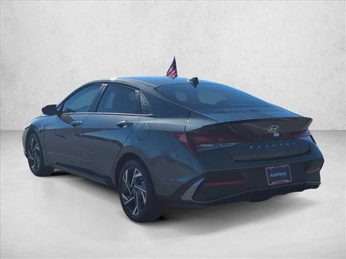 Certified 2025 Hyundai Elantra Sport w/ Cargo Package image 10