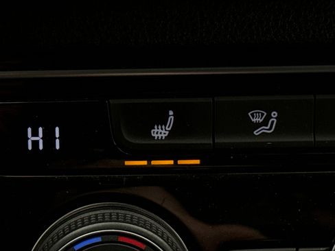 Used 2023 Volkswagen Atlas SE image 21