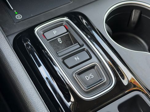 Used 2025 Honda Pilot Touring image 25