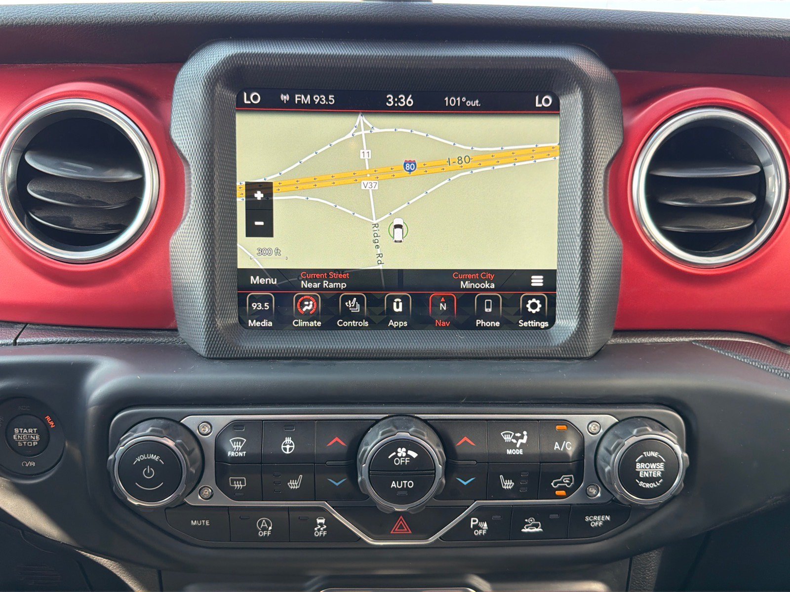Used 2021 Jeep Gladiator Rubicon AWD/4WD image 13