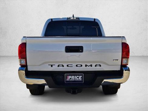 Used 2016 Toyota Tacoma TRD Off-Road image 7