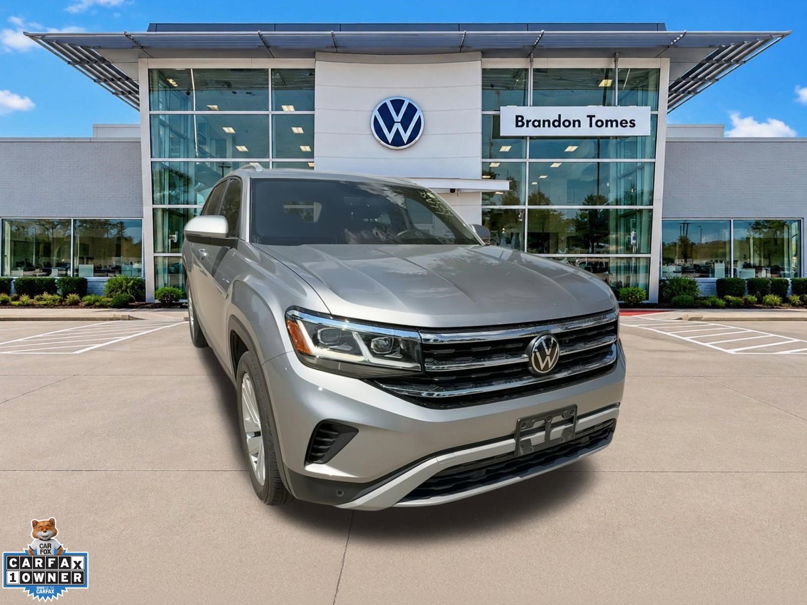Used 2023 Volkswagen Atlas Cross Sport SE FWD image 3
