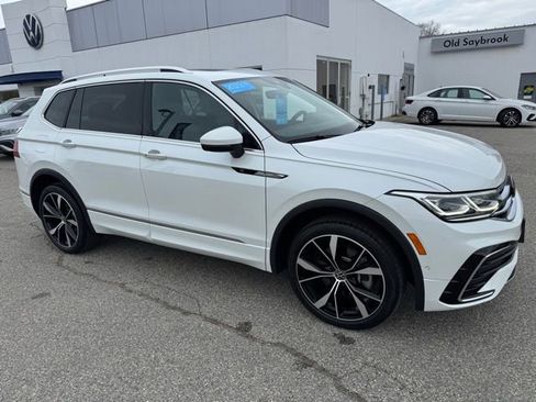 Certified 2023 Volkswagen Tiguan SEL R-Line image 3