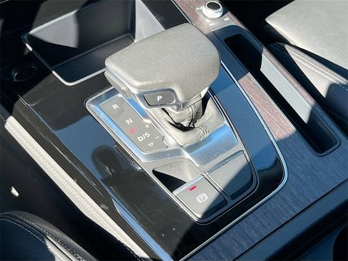 Used 2024 Audi Q5 2.0T Premium Plus image 16