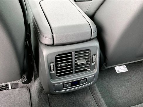 Certified 2023 Audi e-tron GT Premium Plus image 18