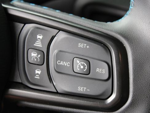 Used 2024 Jeep Wrangler Unlimited Rubicon 4xe AWD/4WD image 17