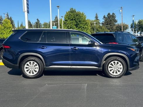 Used 2025 Toyota Grand Highlander FWD image 7