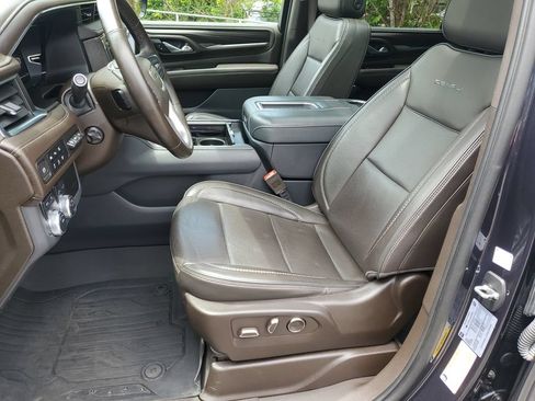 Used 2023 GMC Yukon XL Denali AWD/4WD image 19