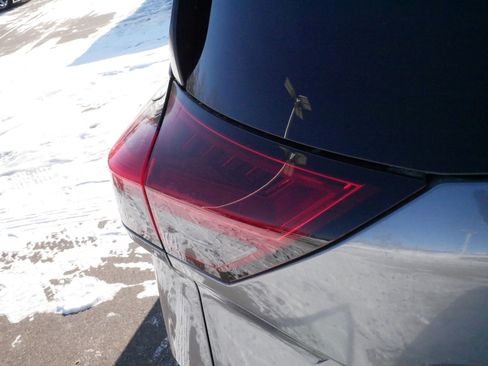 Used 2023 Nissan Rogue SV image 17