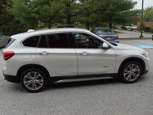 Used 2017 BMW X1 xDrive28i image 10