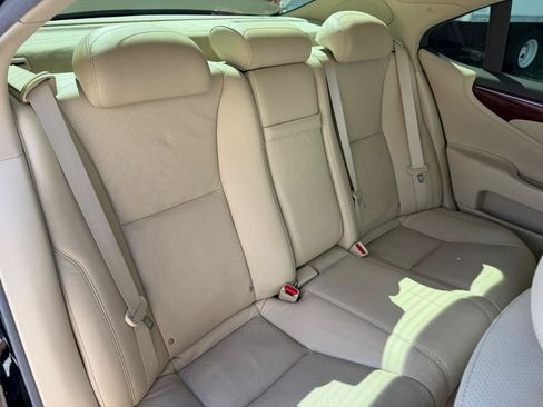 Used 2012 Lexus LS 460 w/ Luxury Value Edition RWD image 42