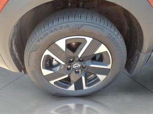 Used 2025 Nissan Kicks SR FWD image 9