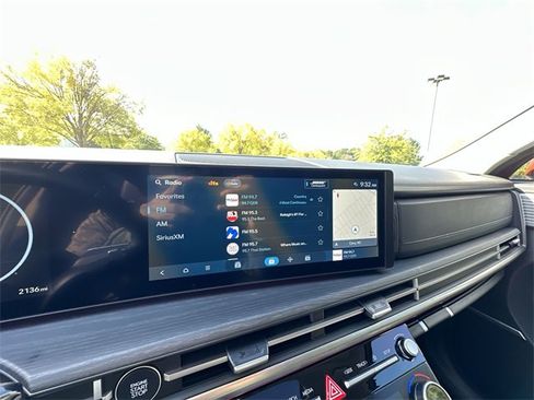 Used 2025 Hyundai Santa Fe Limited image 16