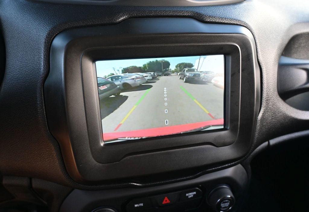 Used 2020 Jeep Renegade Altitude FWD image 8