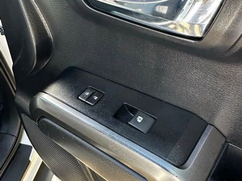 Used 2021 Toyota Tacoma TRD Off-Road AWD/4WD image 19
