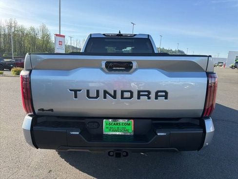 Used 2025 Toyota Tundra Limited AWD/4WD image 9