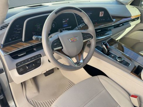 Certified 2024 Cadillac Escalade Sport Platinum image 3