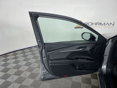 Used 2025 Toyota Camry SE FWD image 33