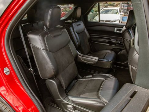 Used 2022 Ford Explorer ST AWD/4WD image 12