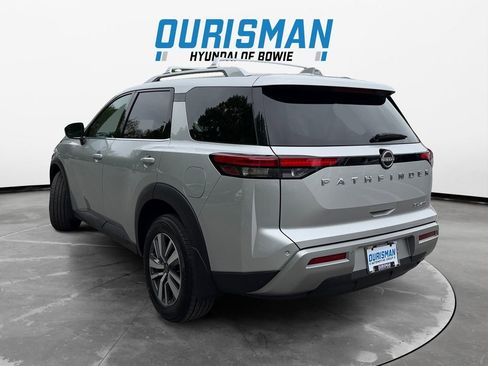 Used 2023 Nissan Pathfinder SL AWD/4WD image 4