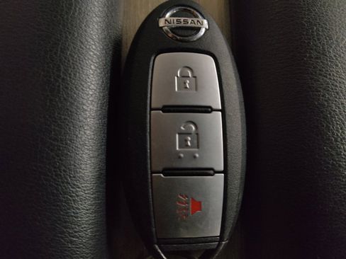 Used 2017 Nissan Murano S w/ Navigation Package FWD image 32