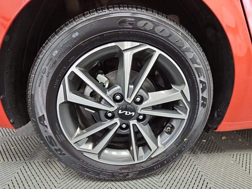 Used 2022 Kia Forte LXS FWD image 42