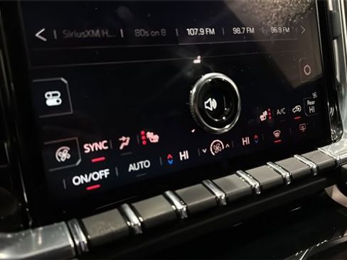 Used 2025 GMC Yukon XL Denali image 16