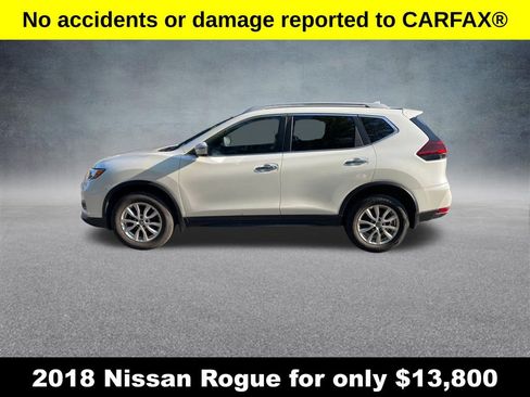 Used 2018 Nissan Rogue SV image 2