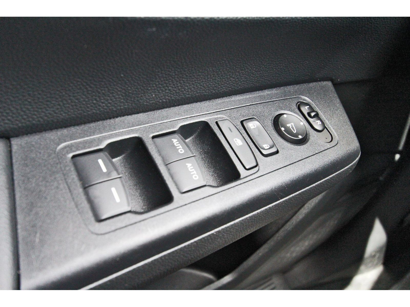 Used 2024 Honda CR-V EX image 19