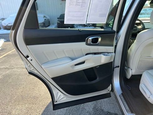 Certified 2025 Kia Sorento SX Prestige image 37