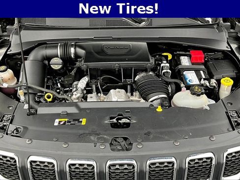 Used 2024 Jeep Compass Latitude image 31