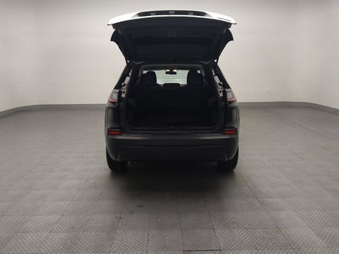 Used 2019 Jeep Cherokee Latitude Plus FWD image 29