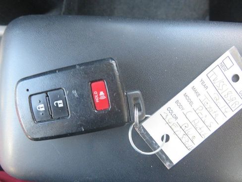 Used 2014 Toyota Prius C Four FWD image 33