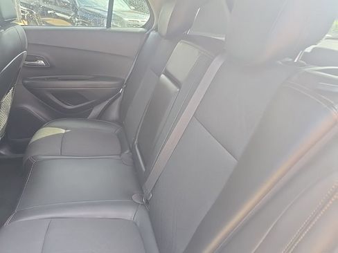 Used 2017 Chevrolet Trax LT w/ LT Convenience Package FWD image 10