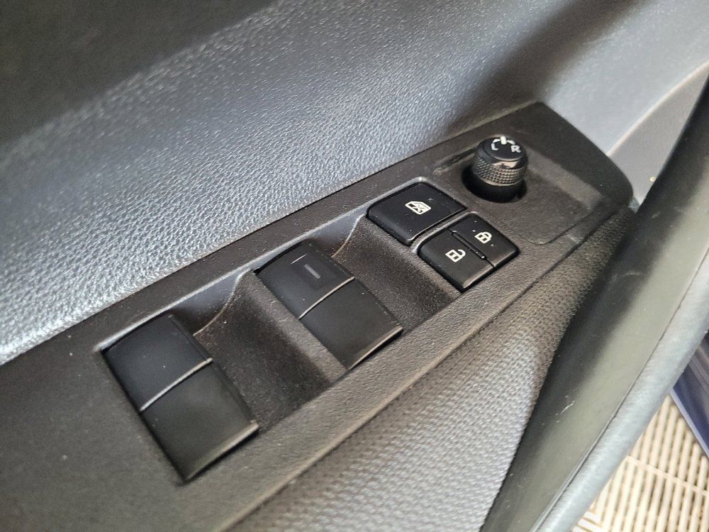 Used 2021 Toyota Corolla LE FWD image 27