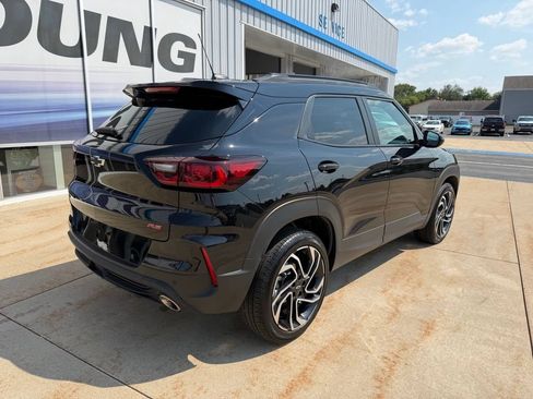 Used 2024 Chevrolet TrailBlazer RS w/ Convenience Package AWD/4WD image 3