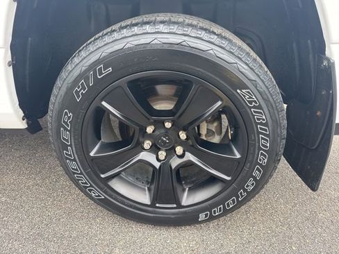 Certified 2023 RAM 1500 Big Horn AWD/4WD image 41