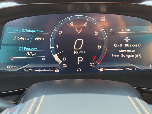 Used 2021 Chevrolet Corvette Stingray Premium Cpe w/ Z51 Performance Package RWD image 28