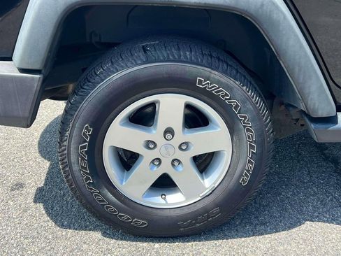 Used 2015 Jeep Wrangler Unlimited Sport w/ Quick Order Package 24S AWD/4WD image 11